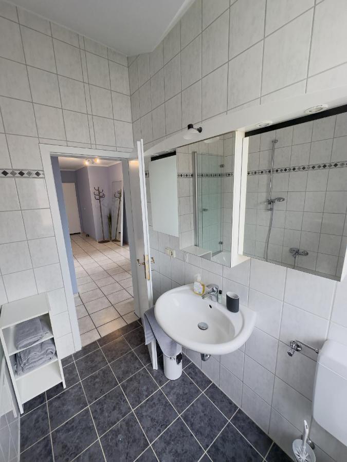 Ruhiges Juwel: Frisch Renoviert 100 Qm Apartment ยือลิคช์ ภายนอก รูปภาพ